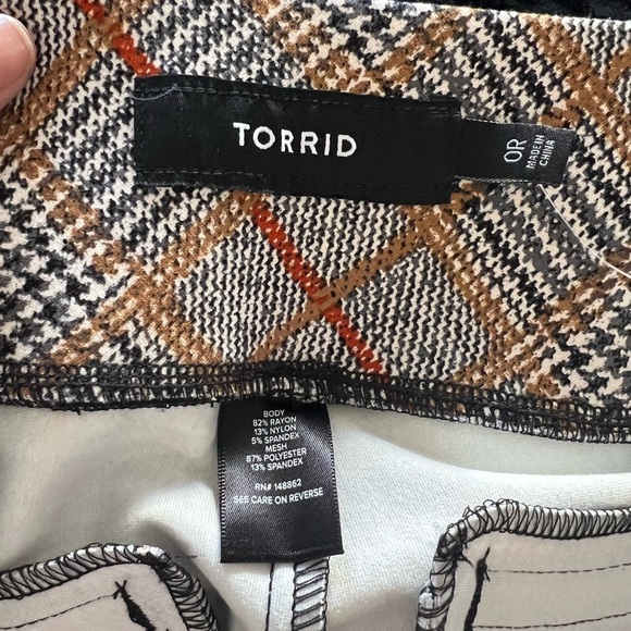 Torrid Pocket Pixie Flare Studio Luxe Ponte High-Rise Pants sz L NWT - Picture 5 of 5